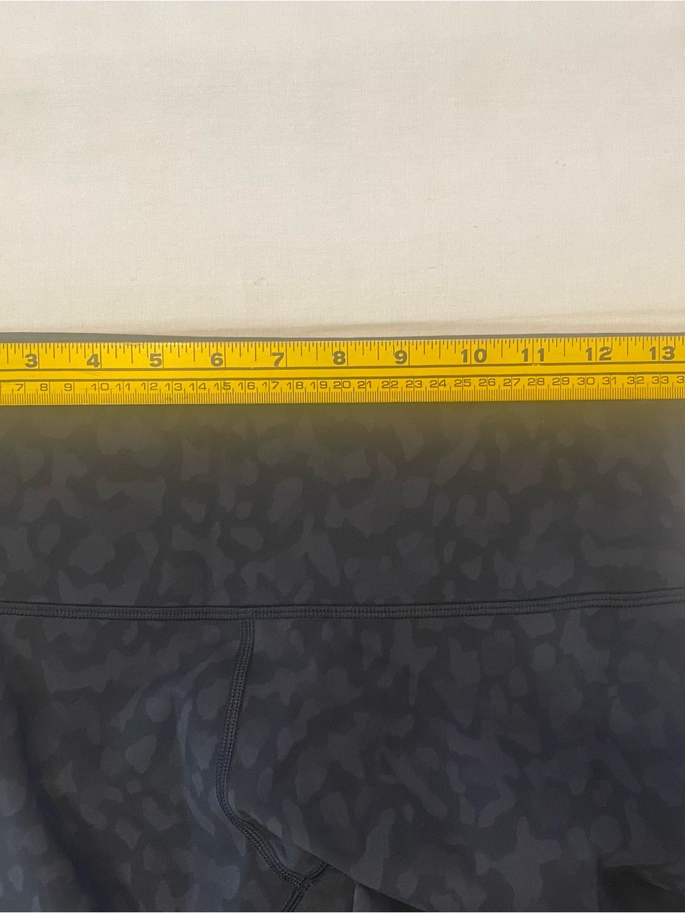 lululemon athletica Women's
Black/Gray Leopard Pull On Yoga
Leggings Size 8 - Picture 9 of 10